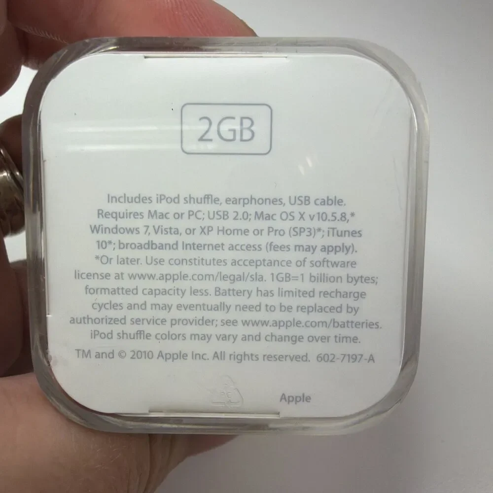 Apple iPod Shuffle 4th Generation (2 GB) Green New & Factory Sealed Model A1373